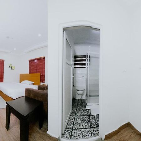 Taverna Lounge & Boutique Hotel Порт Харкорт Екстериор снимка