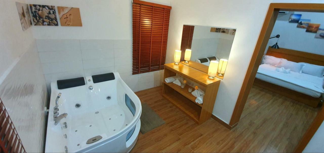 Taverna Lounge & Boutique Hotel Порт Харкорт Екстериор снимка